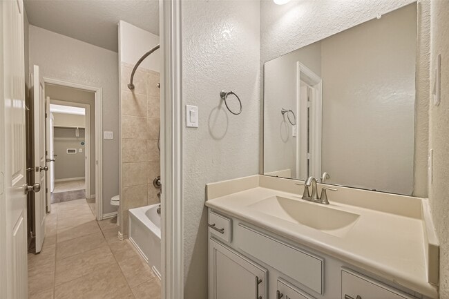 Building Photo - 10723 Clear Arbor Ln