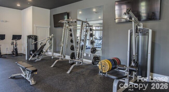 Building Photo - 16408 Holly Crest Ln