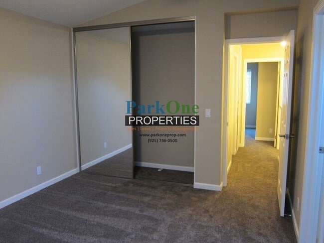 Building Photo - 4 Bedroom Livbermore Home Now Available!