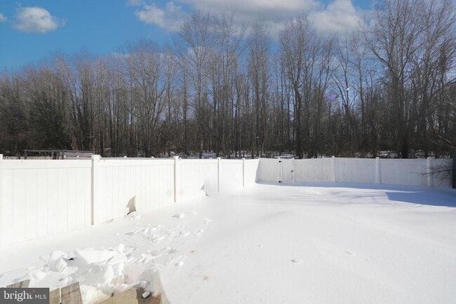 Building Photo - 131 Crossing Way