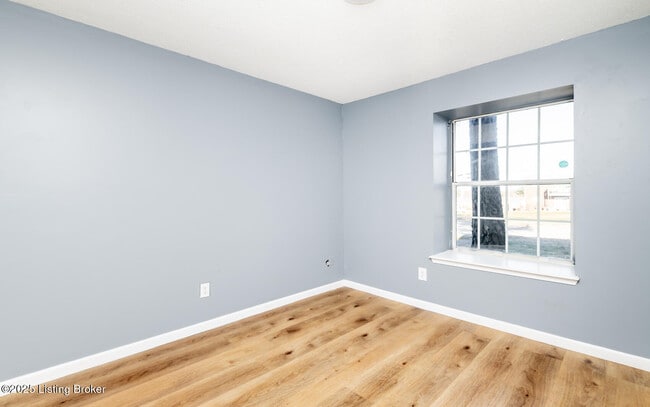 Building Photo - 530 Independence Ct