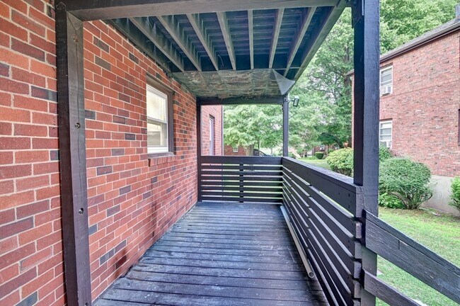 Building Photo - 191 Fenno St