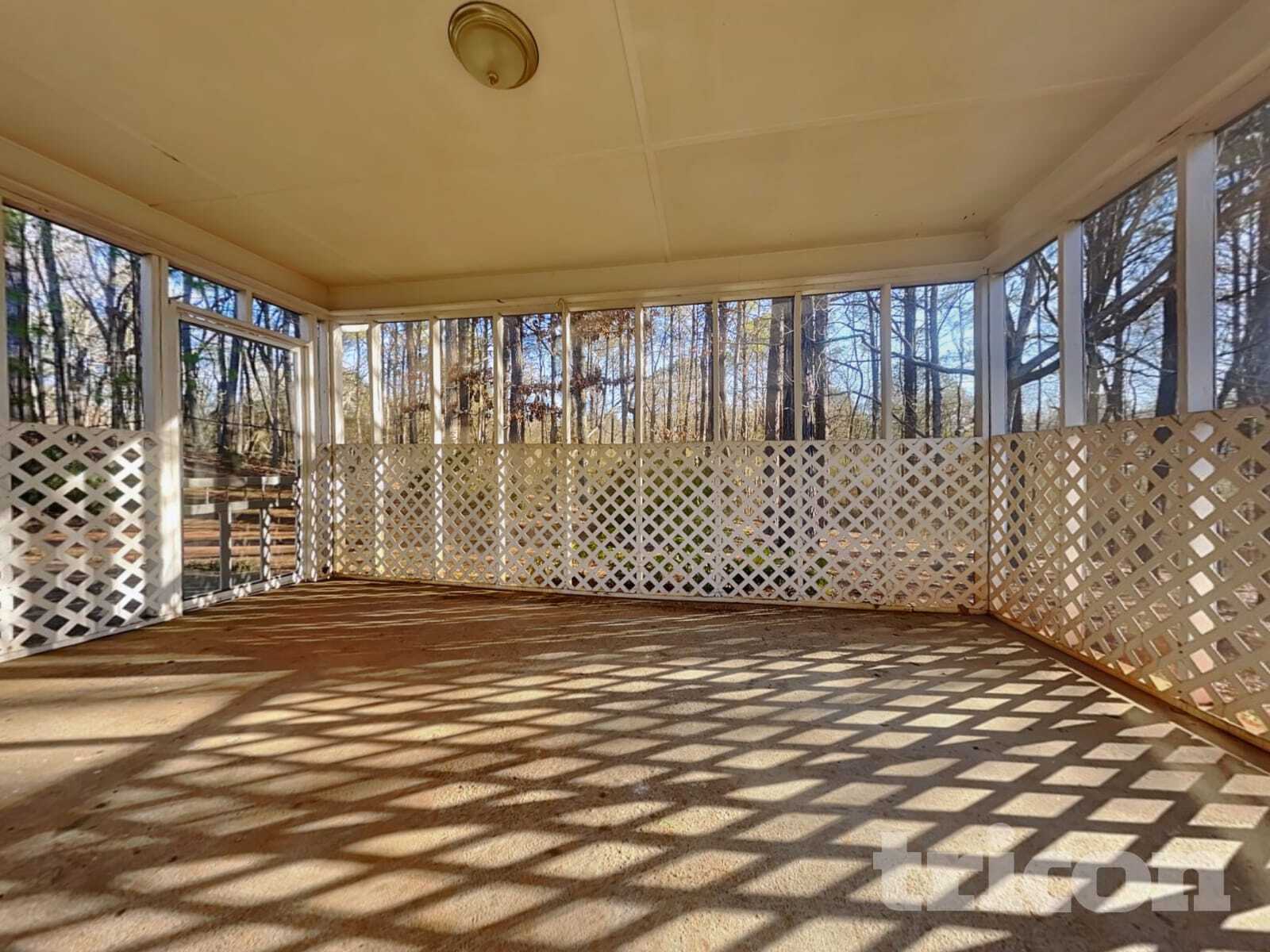 Building Photo - 3021 Tennyson Dr