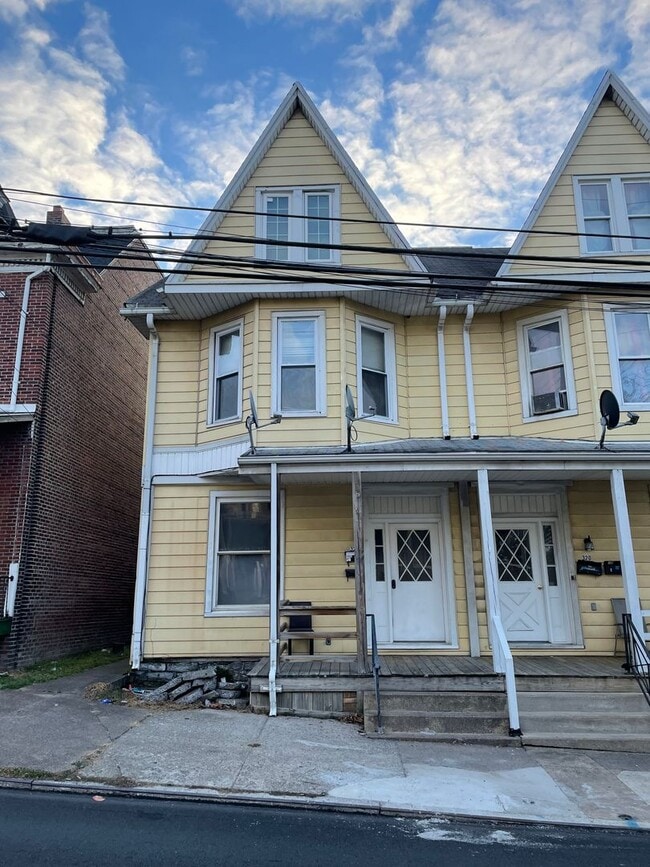 Building Photo - Steelton PA- 3 Bedroom Apartment