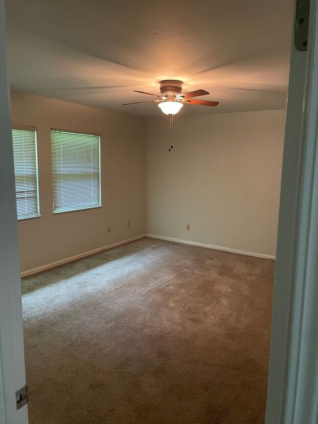 Building Photo - 4/2 House in Killearn Estates