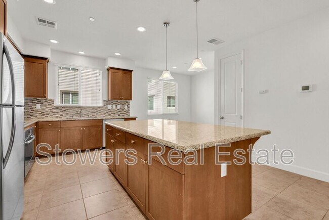 Building Photo - 5212 S Esprit Loop