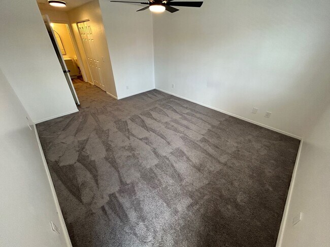 Building Photo - BEAUTIFULLY UPGRADED CONDO - SPACIOUS 2 BEDROOM, 2 BATH TOP FLOOR IN PRIME LAS VEGAS LOCATION