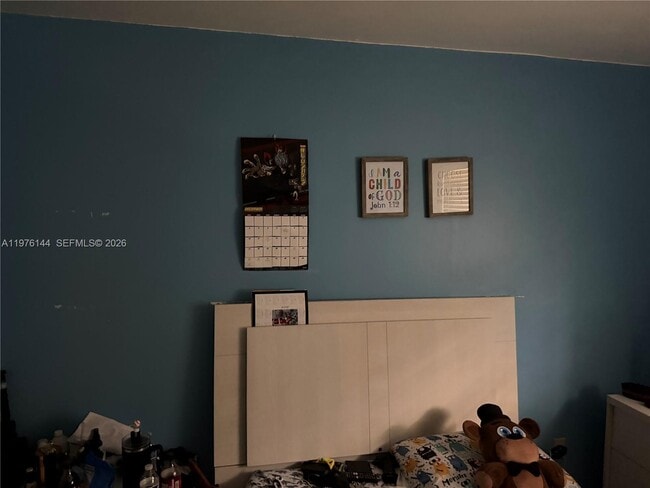 Building Photo - 20170 NE 3rd Ct