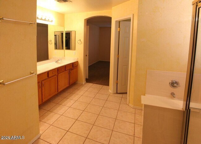 Building Photo - 12710 W Earll Dr