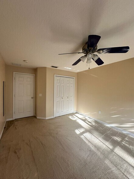 Front $815 - 3687 Oakdale Cir