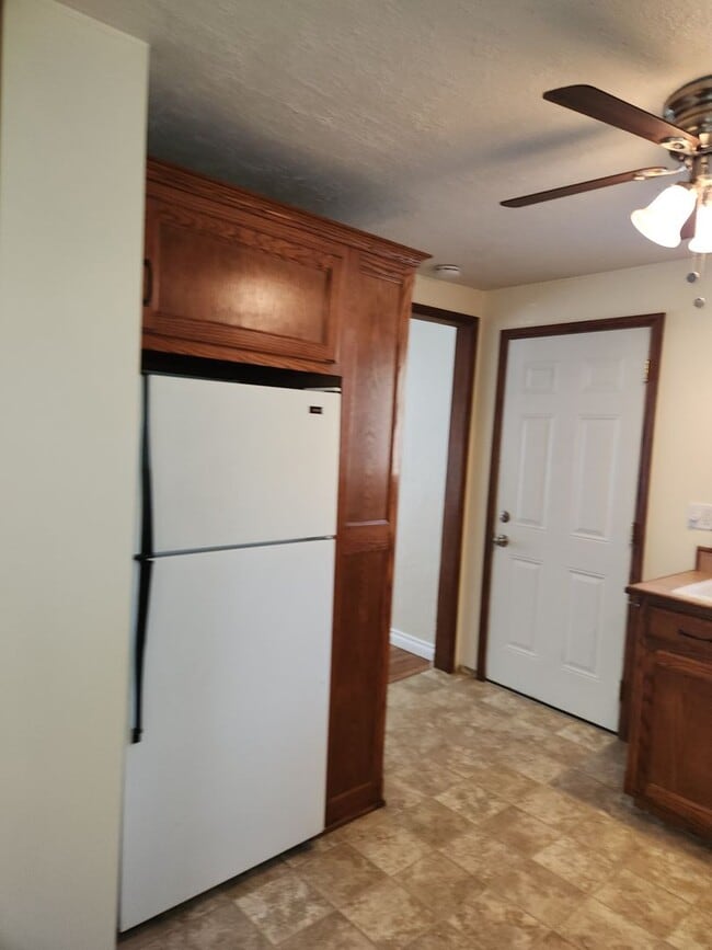 Building Photo - 4 Bedroom 1 Bath House