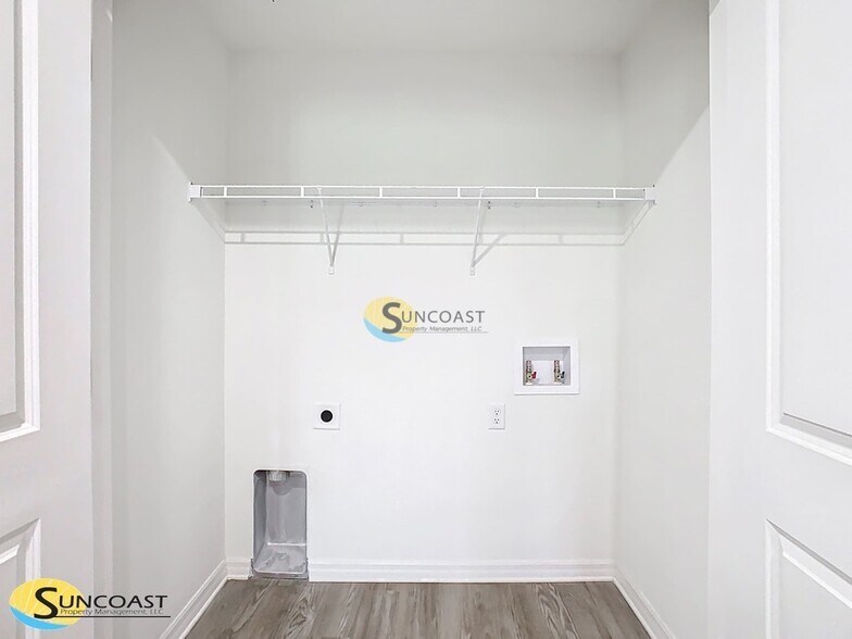 Building Photo - 3821 SW 43rd Ct