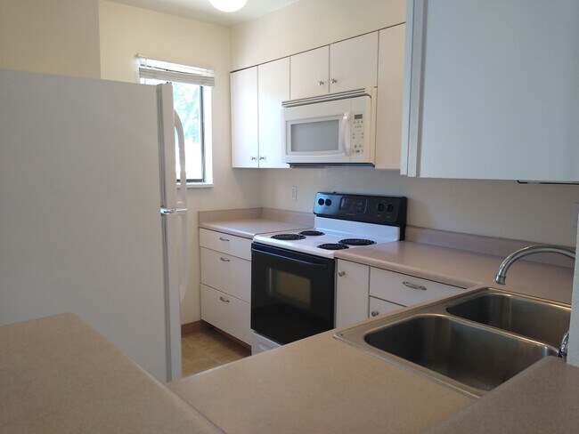 Building Photo - Fort Collins Condo for Rent – Updated and ...