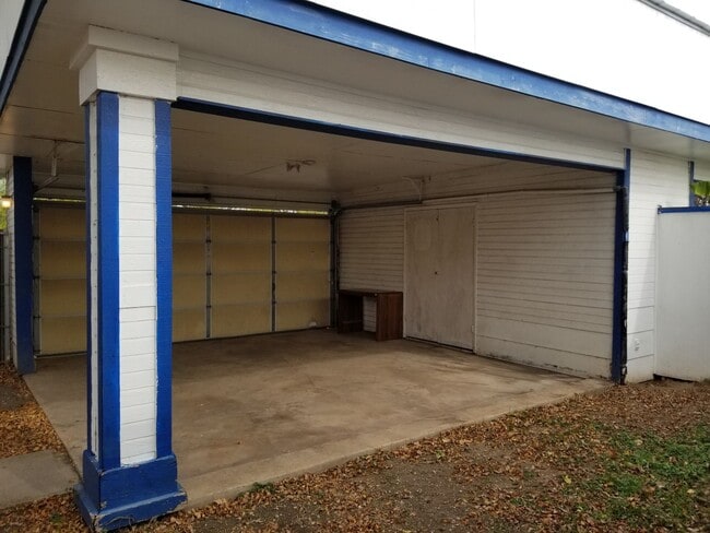 Building Photo - READY FOR MOVE-IN 410/Marbach!