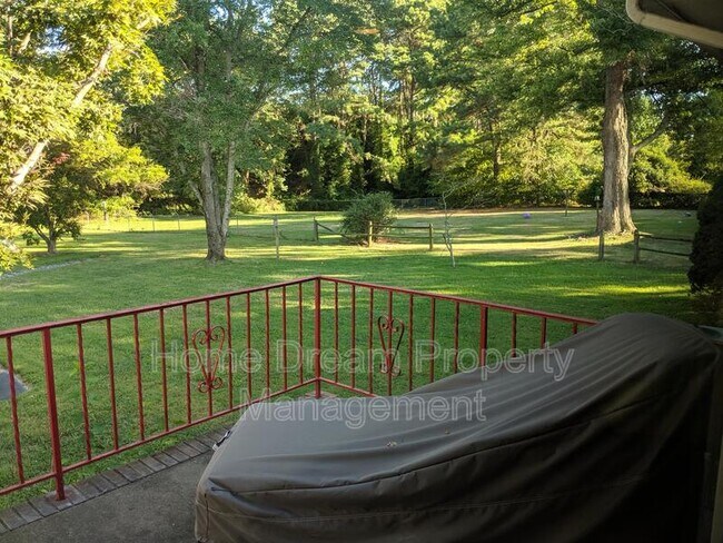 Building Photo - 1401 Bragg Rd