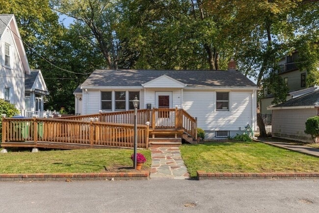 Primary Photo - 9 S Street Ct