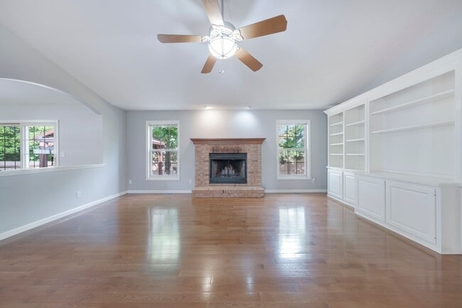 Building Photo - 4 Bed / 3 Bath ranch home