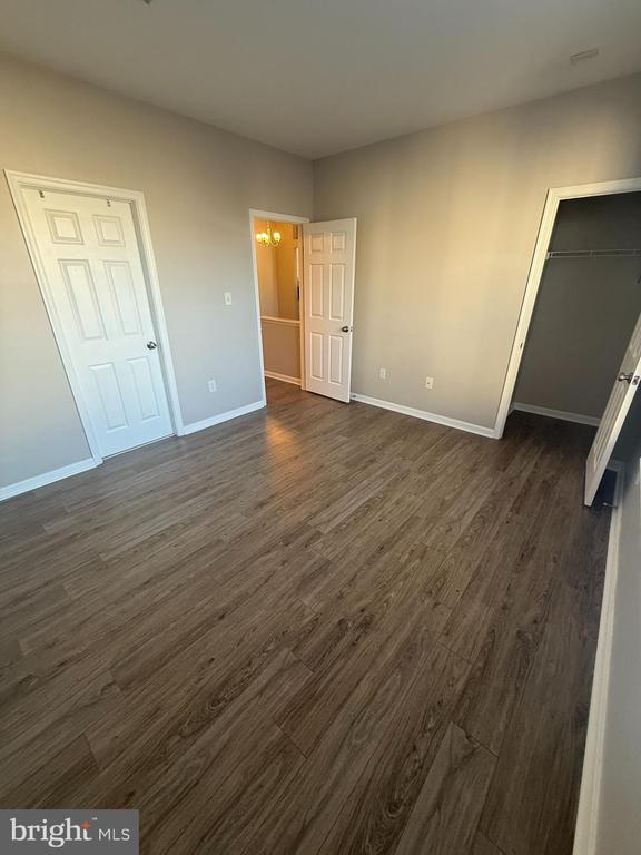 Building Photo - 8204 Blue Heron Dr