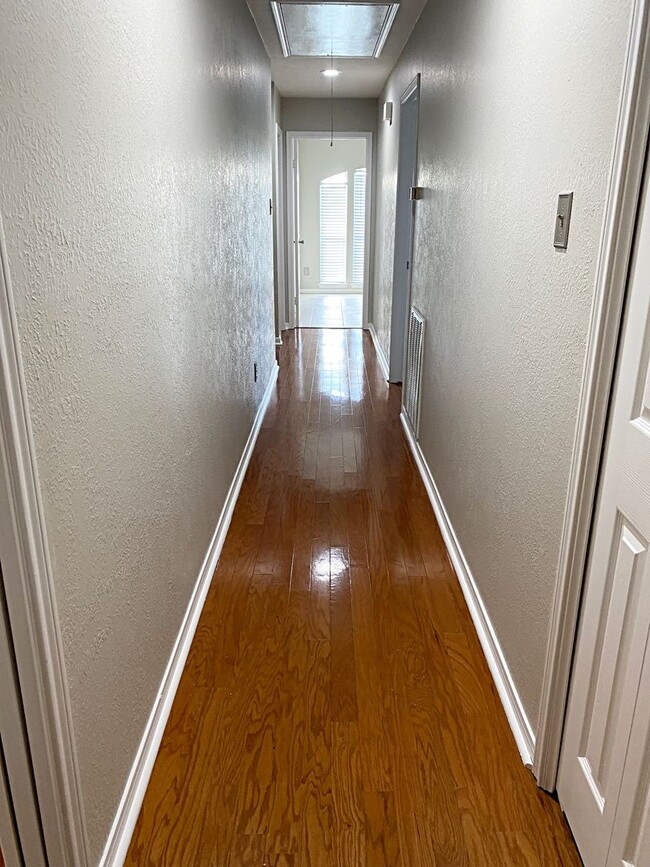 Building Photo - 9170 Manion Dr