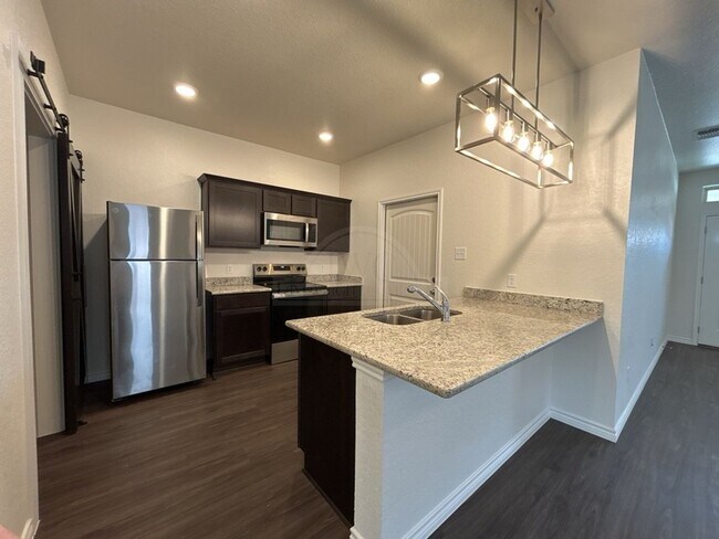 Building Photo - 5112 Rose Gdn Lp