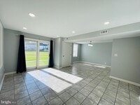 Building Photo - 202 Chesterfield Ln