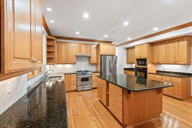 Building Photo - Available early March! Large and Lovely Home in Chapel Hill