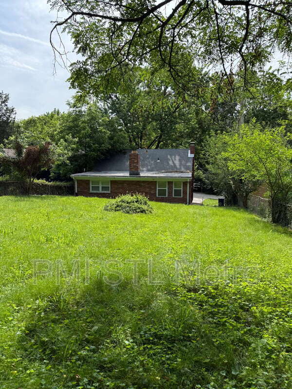 Building Photo - 6170 Emerald Ave