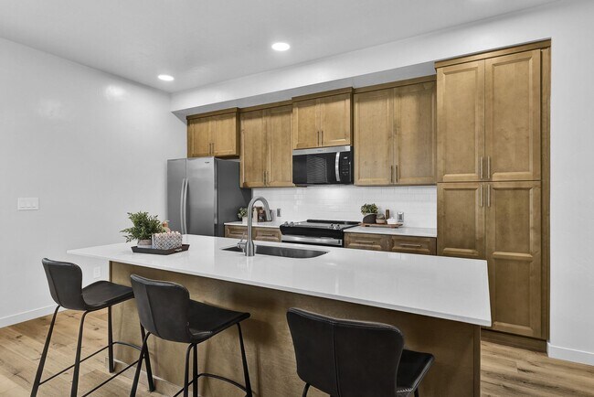Building Photo - 4095 S Lone Pne Wy