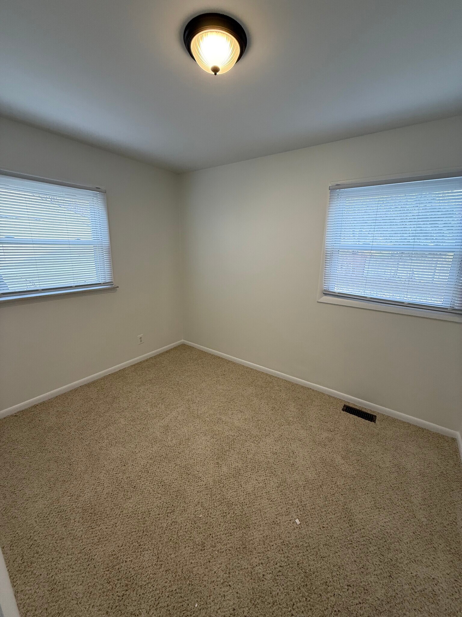 Building Photo - 241 Dakota St