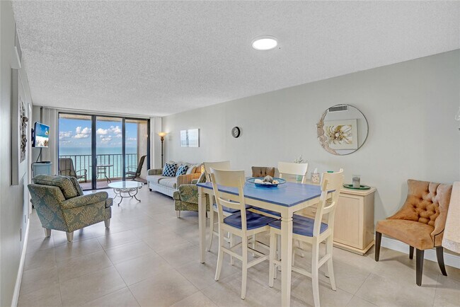 Building Photo - 4200 N Hwy A1A