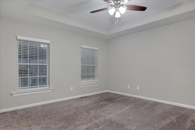 Building Photo - 5121 Heathbrook Dr