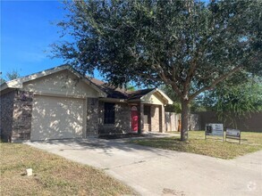 Building Photo - 1419 Los Cielos Dr