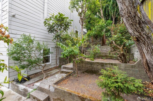 Building Photo - 971 Filbert St