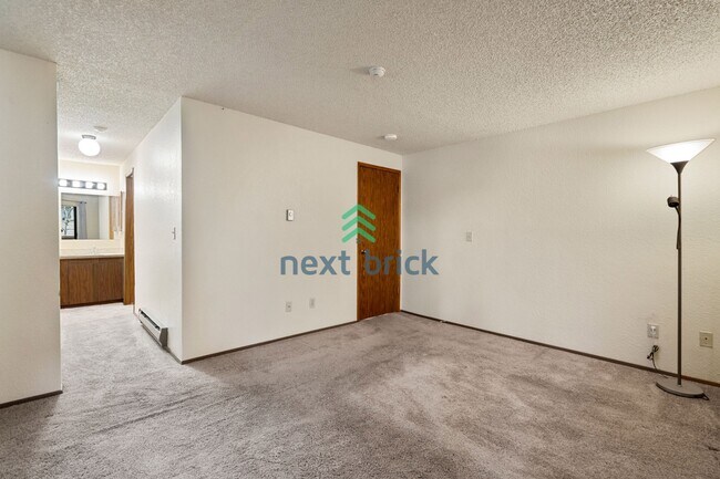 Building Photo - 2 BED & 2 BATH CONDO FOR RENT