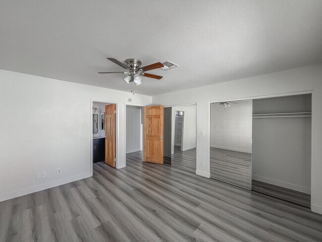 Building Photo - 8423 Palmada Dr