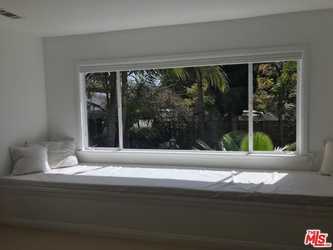 Building Photo - 409 Westminster Ave