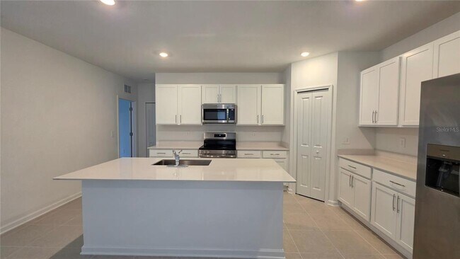 Building Photo - 3363 Alexander Dr