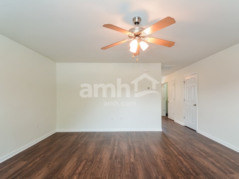 Building Photo - 75 Wolf Creek Ln