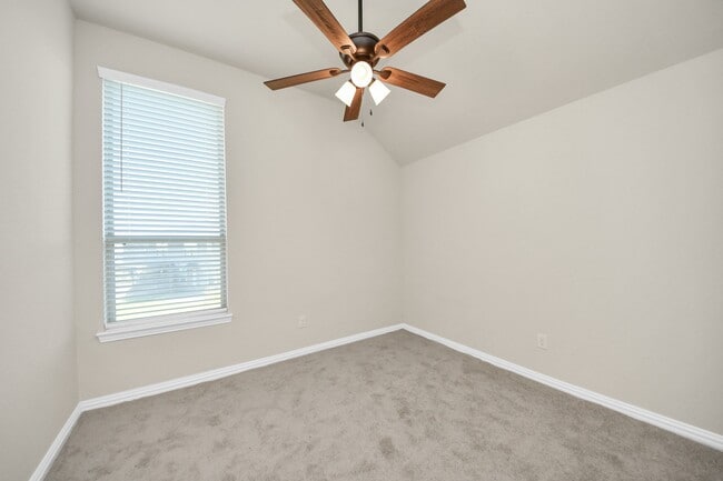 Building Photo - 1635 Ryon Falls Dr