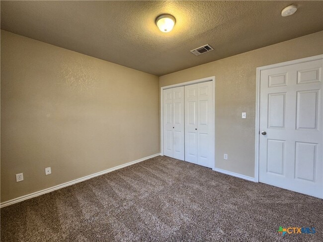 Building Photo - 21 Moss Rock Dr