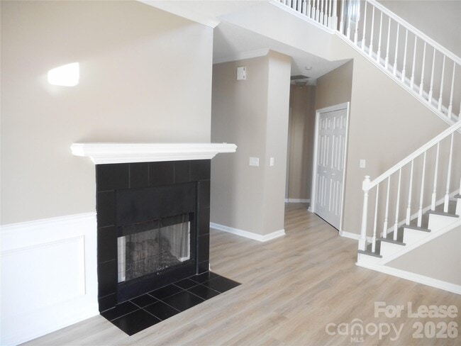 Building Photo - 6611 Flat Creek Dr