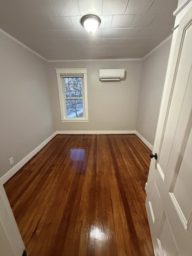 Building Photo - 936 S Main St