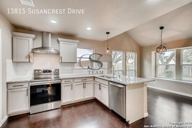 Building Photo - 13815 Susancrest Dr