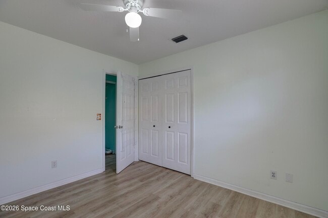 Building Photo - 243 Dickens Ave