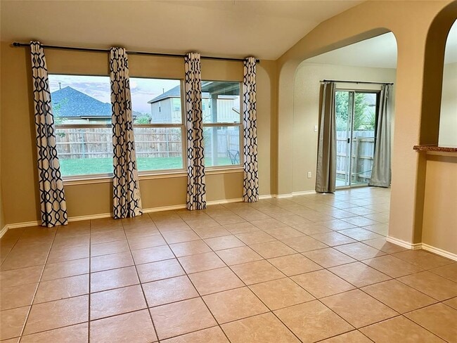 Building Photo - 207 Dragon Ridge Rd