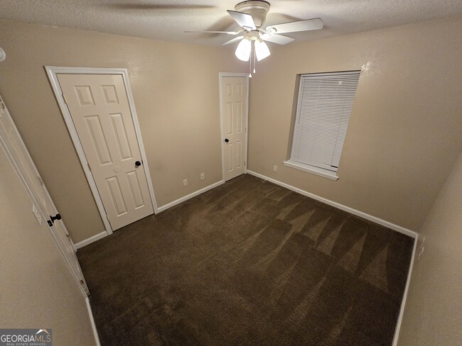 Building Photo - 405 S Ashley St