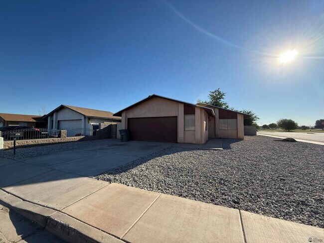 Primary Photo - 1791 S 45th Dr
