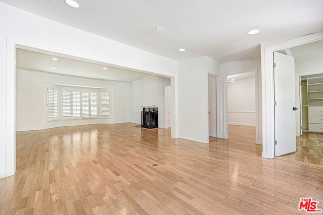 Building Photo - 1216 Peck Dr