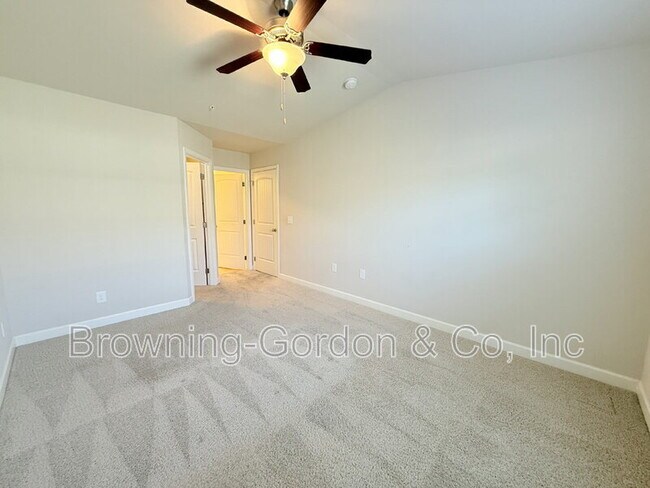 Building Photo - 1040 Charlie Daniels Pkwy