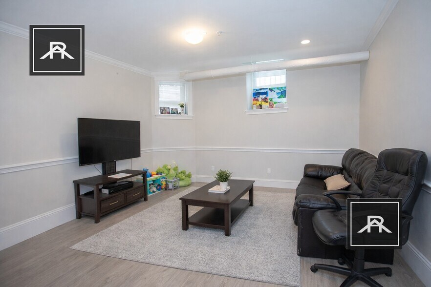 Building Photo - 1340 Commonwealth Ave